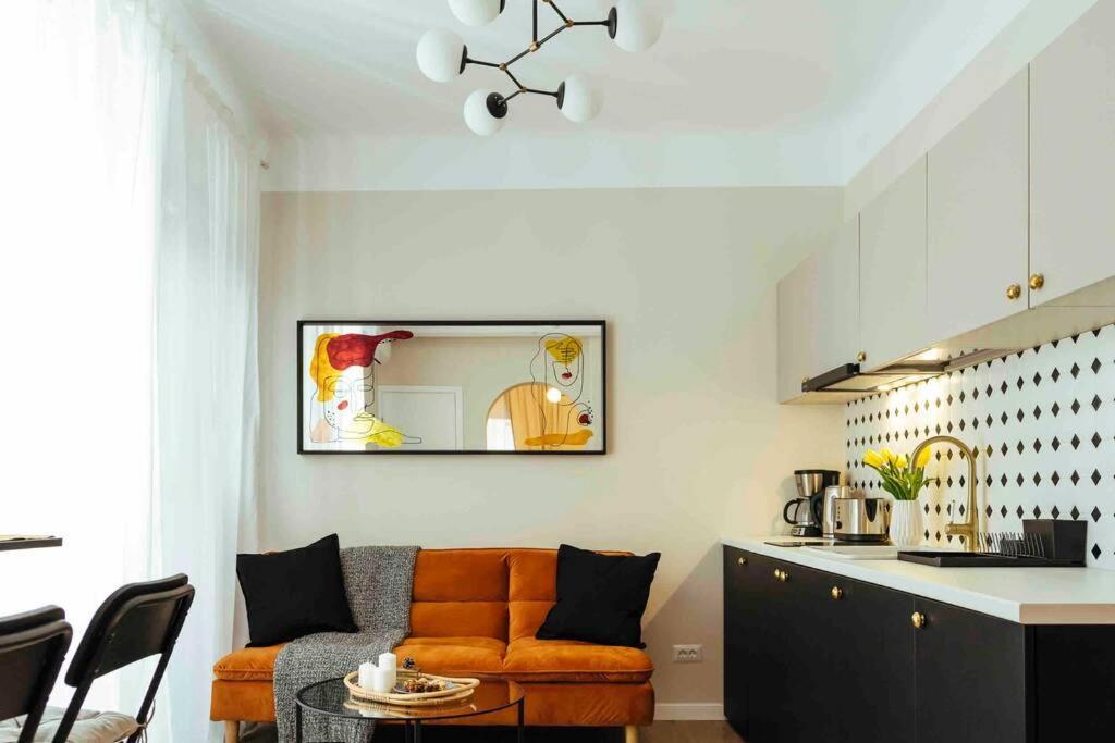 Stunning Views - Top Location - Netflix + Balcony Bucharest Exterior photo