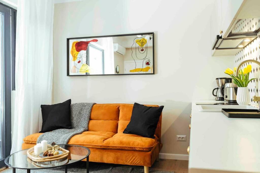 Stunning Views - Top Location - Netflix + Balcony Bucharest Exterior photo